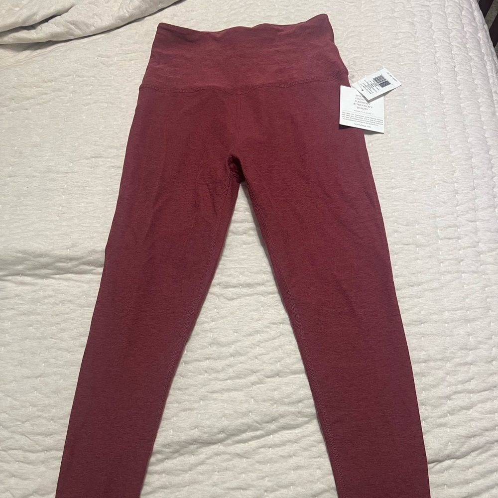 NWT Medium Beyond Yoga Leggings